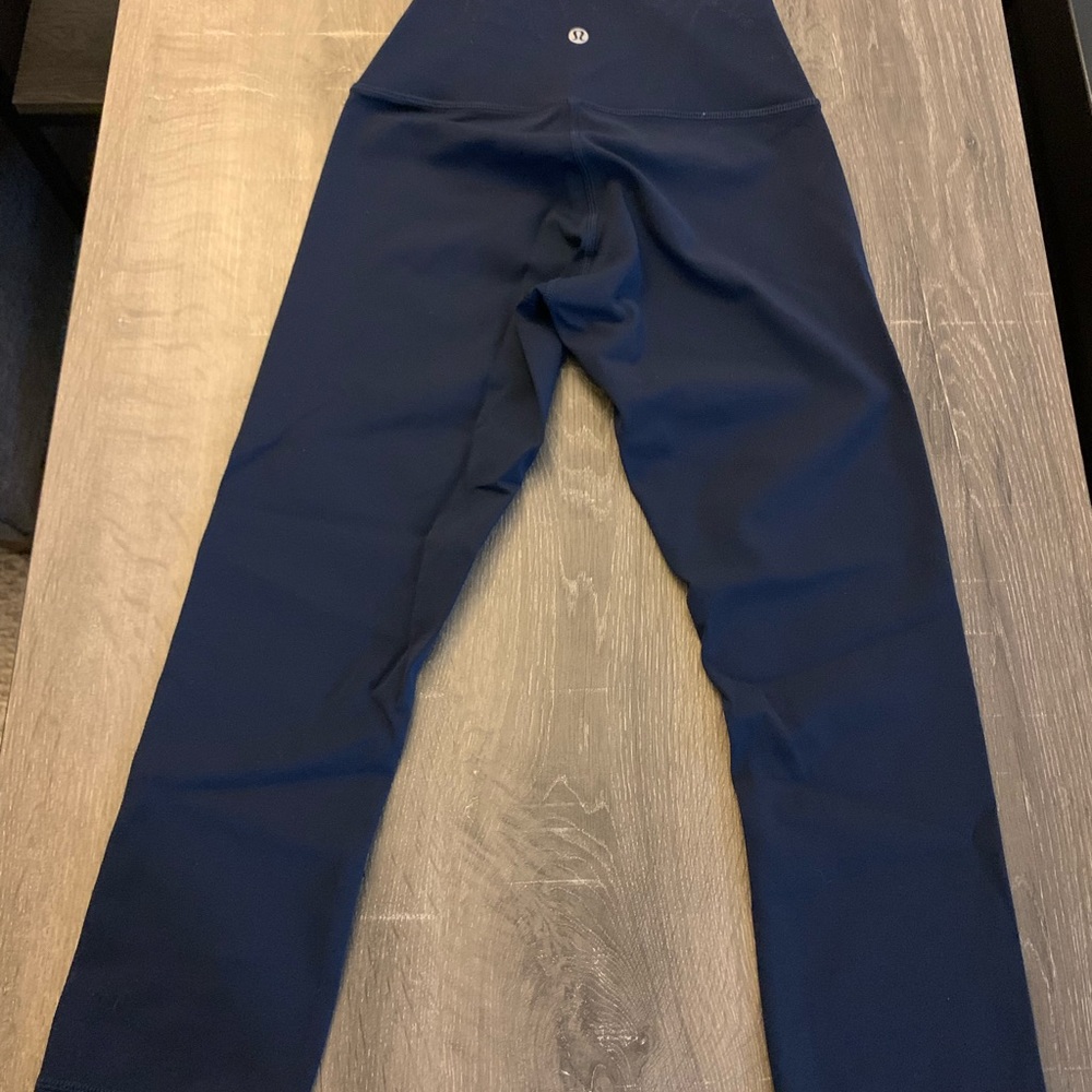 EUC Lululemon Wunder Under Luxtreme Crops Size 4
